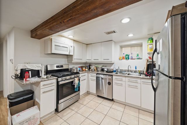 3074 W Palmer Boulevard, Chicago, IL 60647