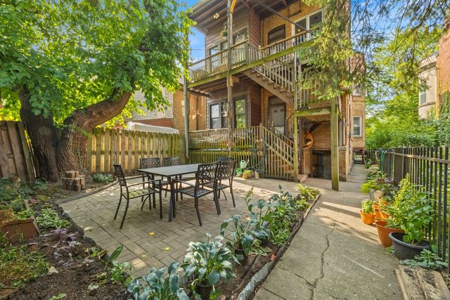 3074 W Palmer Boulevard, Chicago, IL 60647