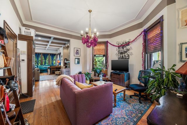 3074 W Palmer Boulevard, Chicago, IL 60647