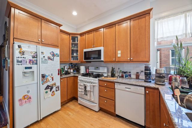3074 W Palmer Boulevard, Chicago, IL 60647