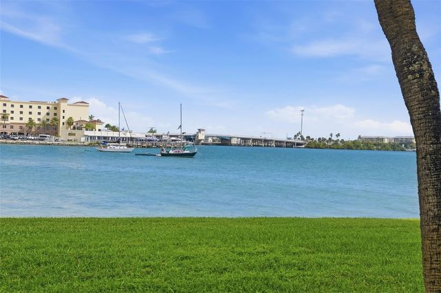 4775 COVE CIRCLE 606, St Petersburg, FL 33708