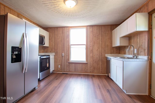 708 Portsmouth Avenue, Bristol, VA 24201