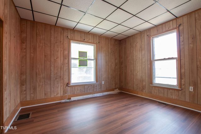 708 Portsmouth Avenue, Bristol, VA 24201