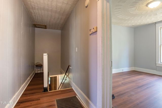 708 Portsmouth Avenue, Bristol, VA 24201