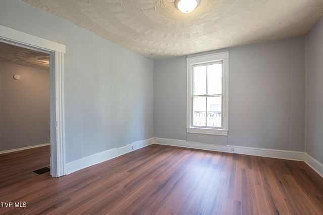 708 Portsmouth Avenue, Bristol, VA 24201
