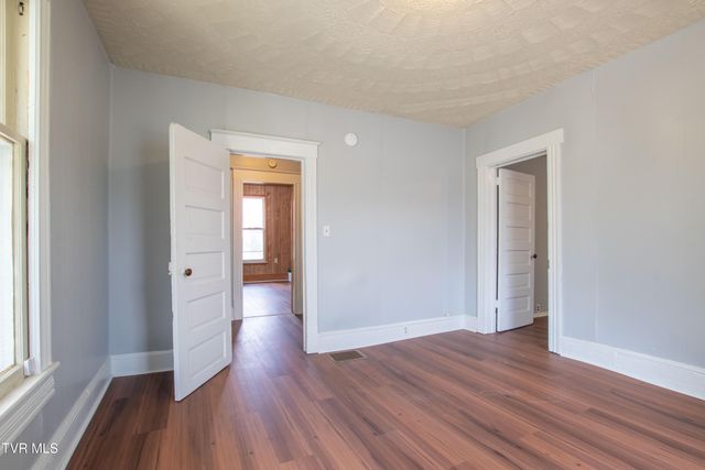 708 Portsmouth Avenue, Bristol, VA 24201