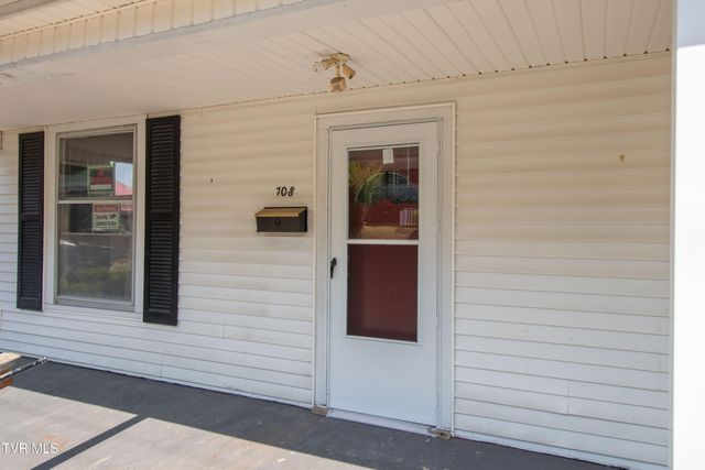 708 Portsmouth Avenue, Bristol, VA 24201