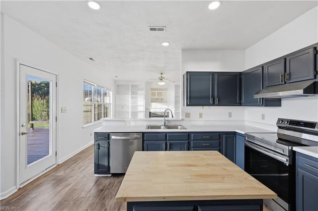 6745 Burbage Lake CIR, Suffolk, VA 23435