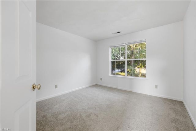 6745 Burbage Lake CIR, Suffolk, VA 23435