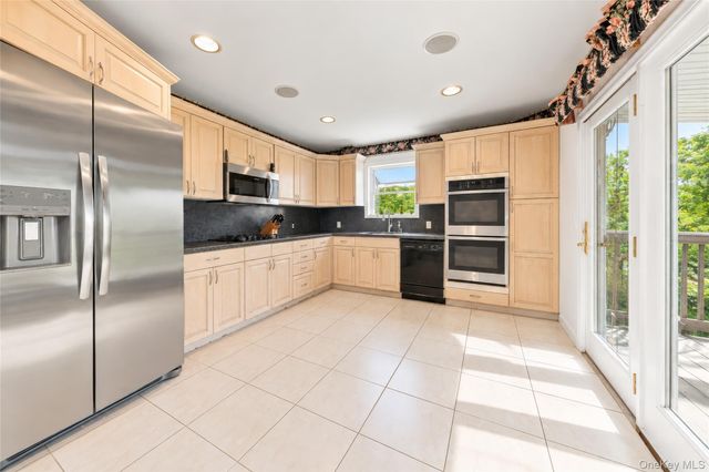 152 Van Cortlandt Pk Avenue, Yonkers, NY 10701