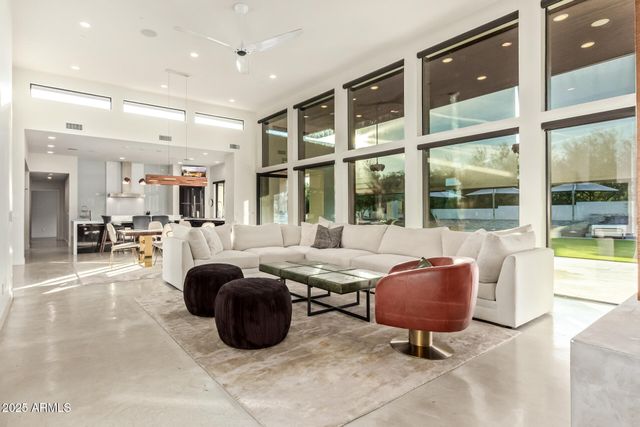 6636 N 48TH Street, Paradise Valley, AZ 85253