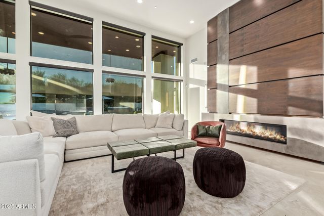 6636 N 48TH Street, Paradise Valley, AZ 85253