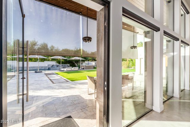 6636 N 48TH Street, Paradise Valley, AZ 85253