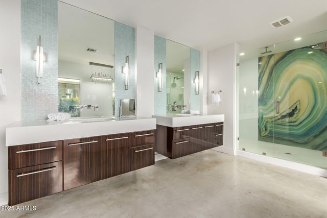 6636 N 48TH Street, Paradise Valley, AZ 85253