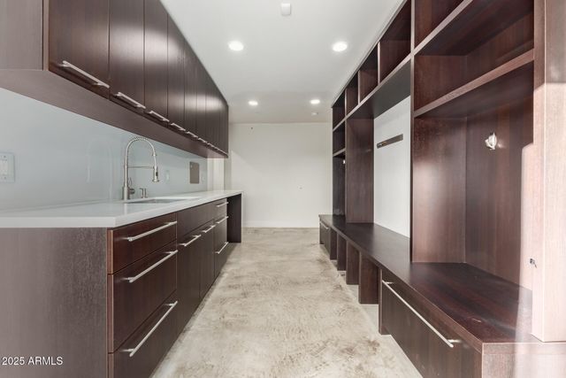 6636 N 48TH Street, Paradise Valley, AZ 85253