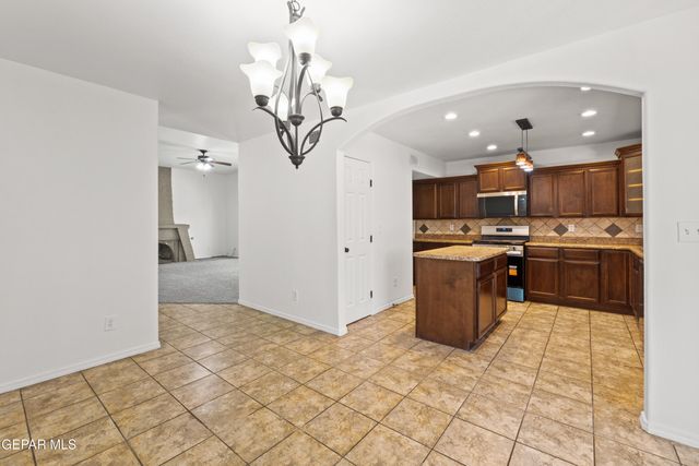 10701 KINROSS Avenue, El Paso, TX 79935
