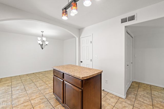 10701 KINROSS Avenue, El Paso, TX 79935