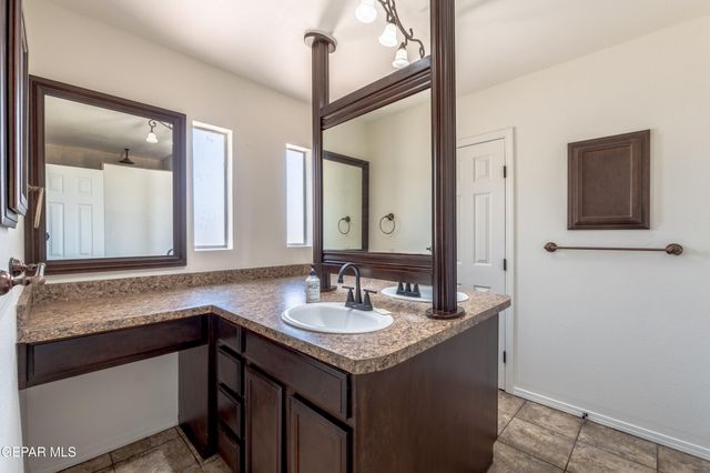 10701 KINROSS Avenue, El Paso, TX 79935