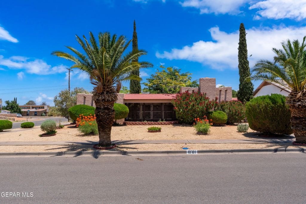 10701 KINROSS Avenue, El Paso, TX 79935