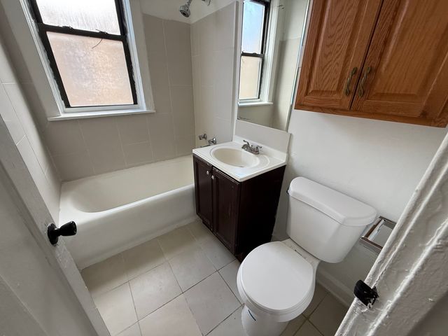1020 E Hyde Park Boulevard 3, Chicago, IL 60615