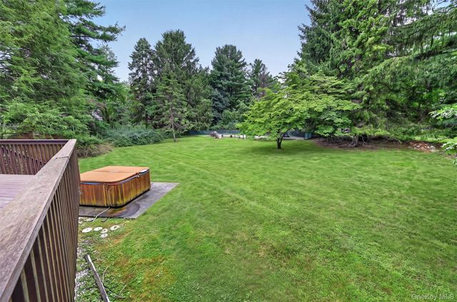 15 Meadowlark Drive, West Nyack, NY 10994