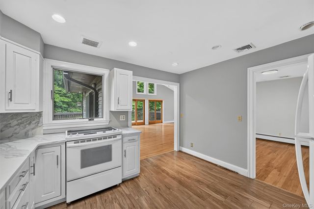 15 Meadowlark Drive, West Nyack, NY 10994