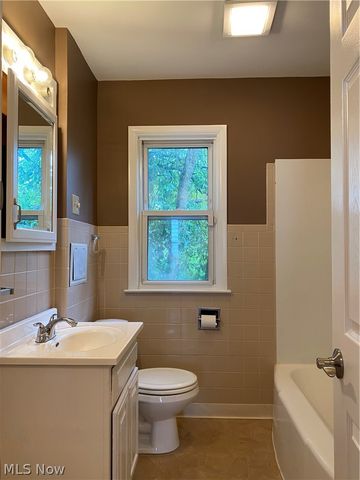 1600 Bond Street, Akron, OH 44313