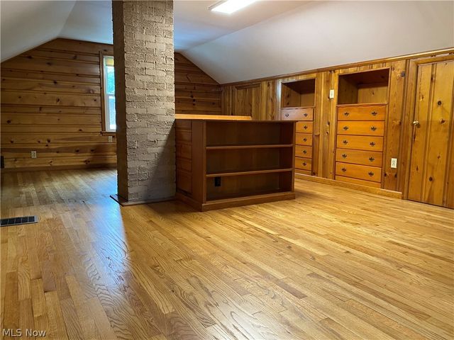 1600 Bond Street, Akron, OH 44313