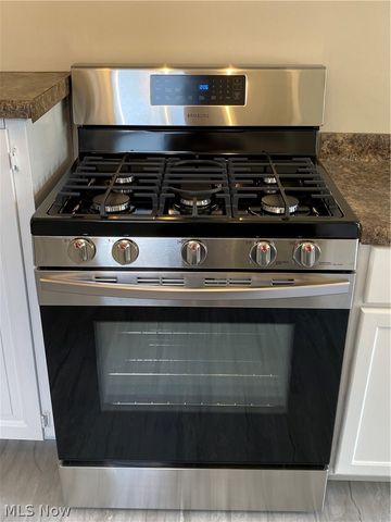 1600 Bond Street, Akron, OH 44313