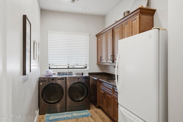 28524 N BRYCE Trail, San Tan Valley, AZ 85144