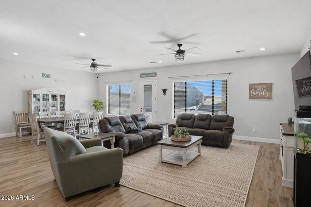 28524 N BRYCE Trail, San Tan Valley, AZ 85144
