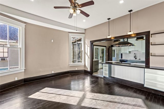 3902 Bernardo De Galvez B, Galveston, TX 77550