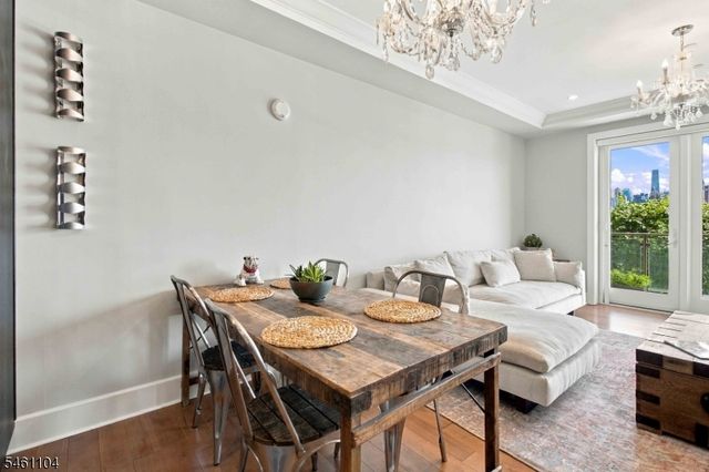 250 Henley Pl 207, Weehawken Twp., NJ 07086
