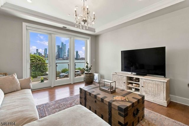 250 Henley Pl 207, Weehawken Twp., NJ 07086