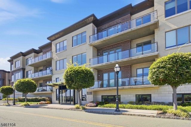 250 Henley Pl 207, Weehawken Twp., NJ 07086