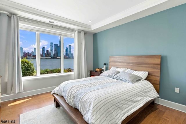 250 Henley Pl 207, Weehawken Twp., NJ 07086