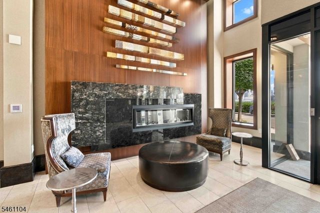 250 Henley Pl 207, Weehawken Twp., NJ 07086