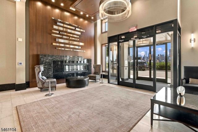 250 Henley Pl 207, Weehawken Twp., NJ 07086