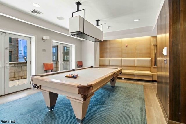 250 Henley Pl 207, Weehawken Twp., NJ 07086
