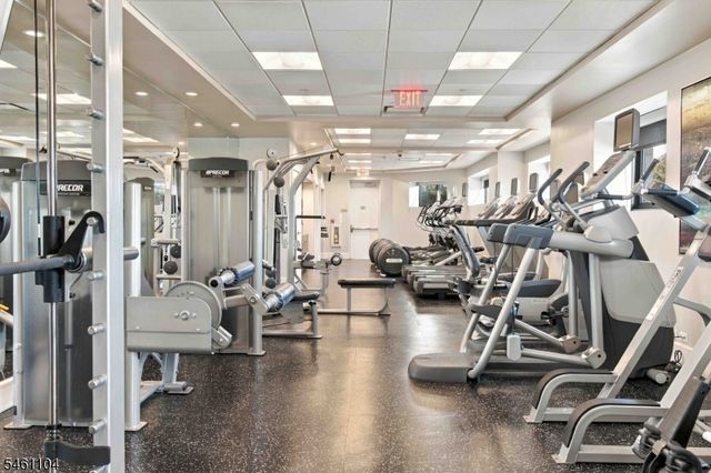 250 Henley Pl 207, Weehawken Twp., NJ 07086