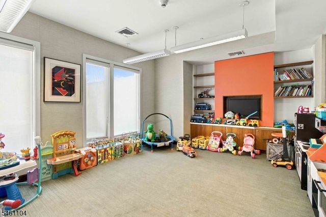 250 Henley Pl 207, Weehawken Twp., NJ 07086