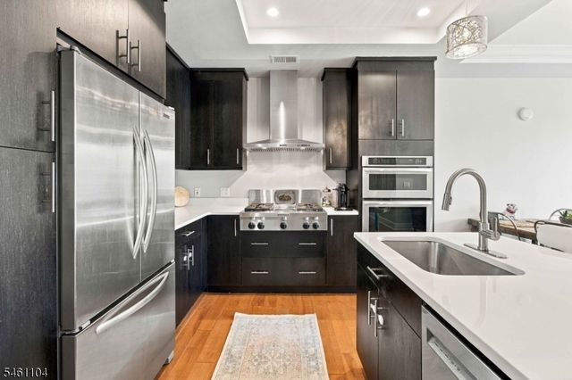 250 Henley Pl 207, Weehawken Twp., NJ 07086