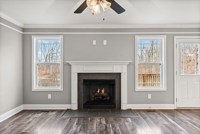 143 Sycamore Hill Dr, Clarksville, TN 37042