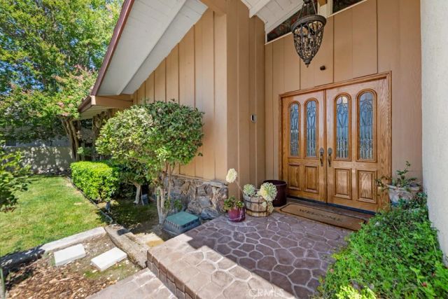 23714 Lawnside Drive, Newhall, CA 91321