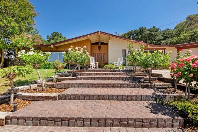 23714 Lawnside Drive, Newhall, CA 91321