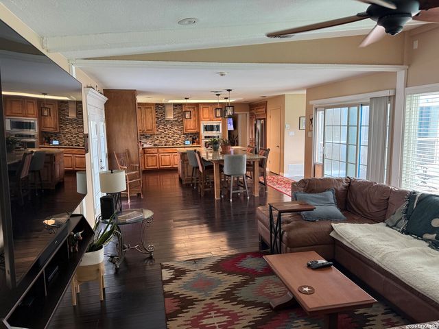 29616 No Le Hace Drive, Fair Oaks Ranch, TX 78015
