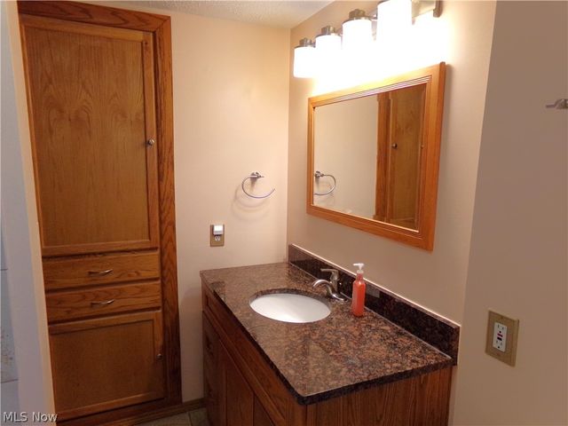317 Wrexham Avenue SW, Massillon, OH 44646