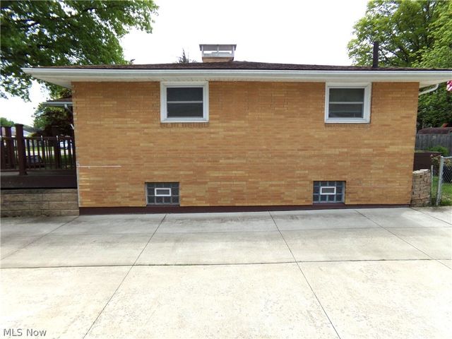 317 Wrexham Avenue SW, Massillon, OH 44646