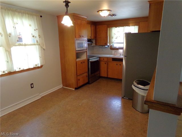 317 Wrexham Avenue SW, Massillon, OH 44646