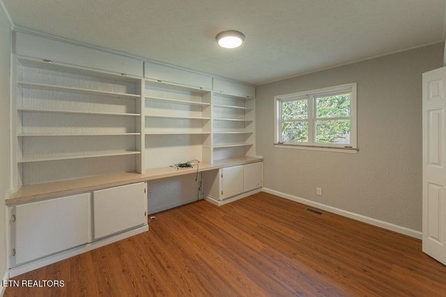 607 Peachtree Rd, Kingston, TN 37763